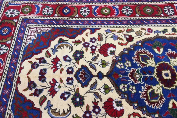 Vintage Turkish Sultanhan Carpet - Image 4